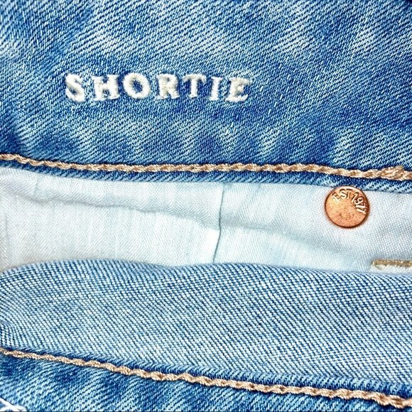 American Eagle Denim “Shortie” Distressed Jean Shorts Size 2 - Picture 6 of 7
